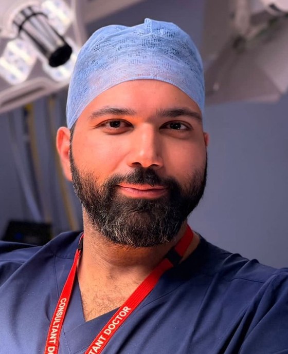 Mr Torath Ameen, Consultant Urologist and robotic surgeon, photographed in theatre